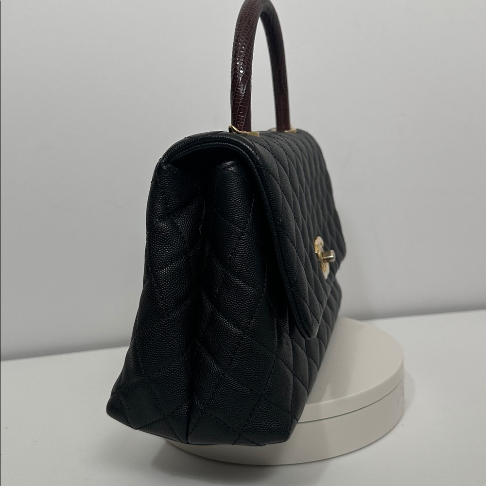 💯Authentic Chanel Black Quilted Shoulder Bag with Gold Accents🍀 - Picture 15 of 17